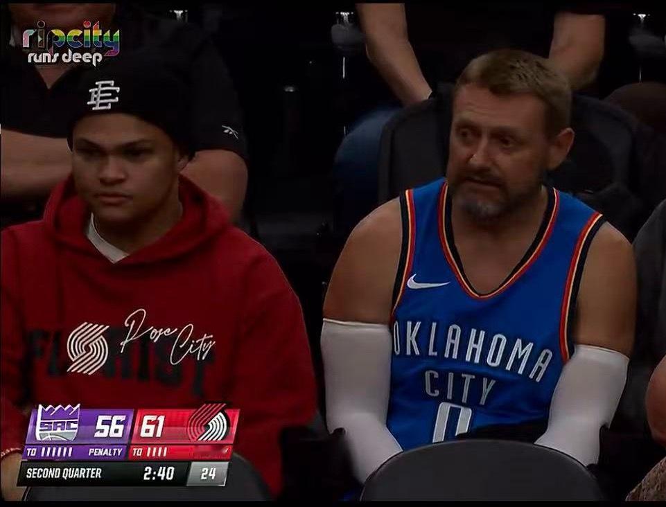 今天场边有个老威蜜威斯布鲁克