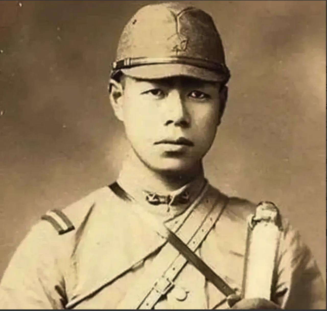 1942 年，一个日本人，为了掩护抗联转移，一个人打死了 20 多个日军。日军气