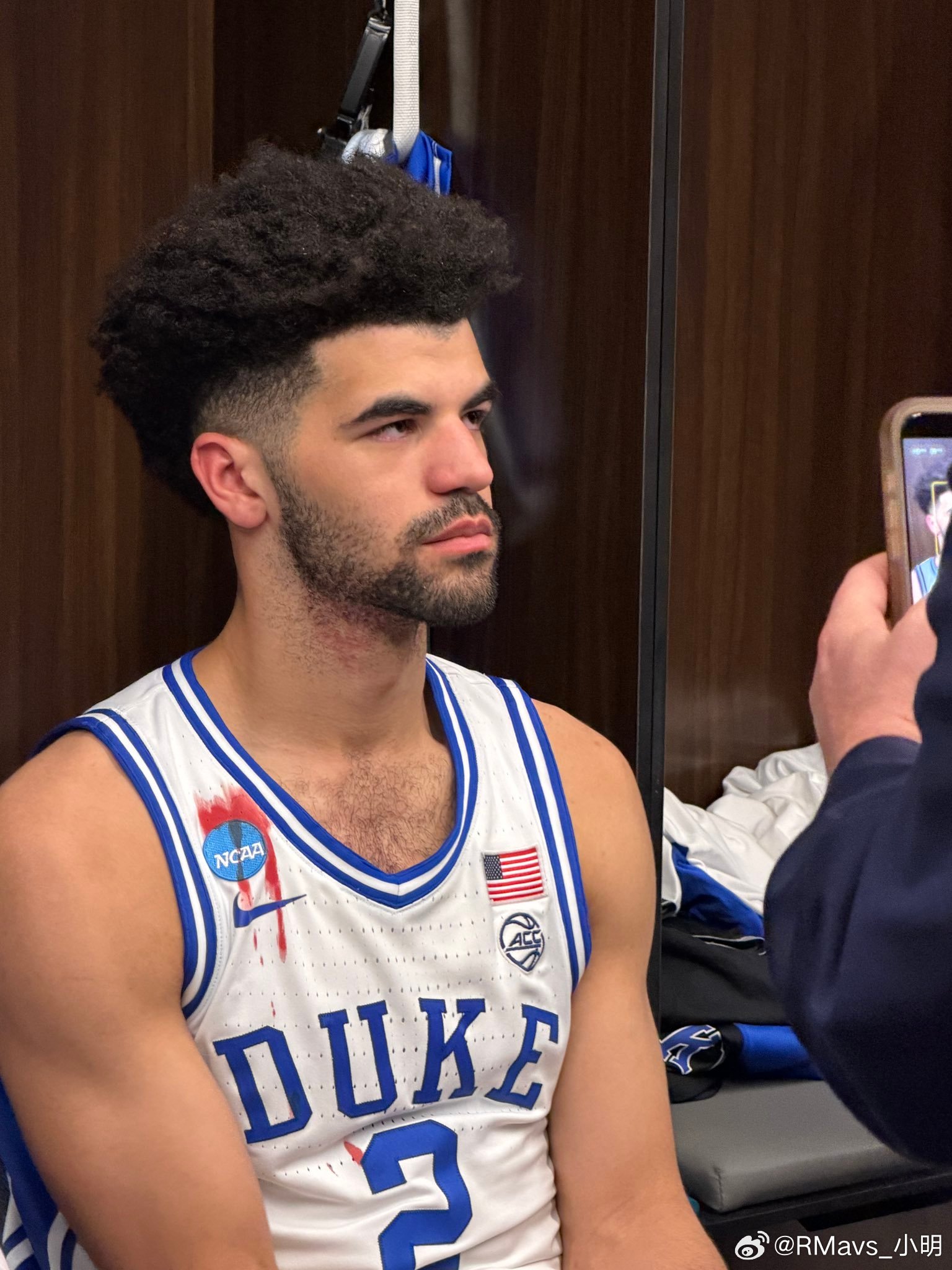 NCAA 竞技体育就是如此，一方的欢喜衬托着另一方的忧伤，人类的极端情感，在小小