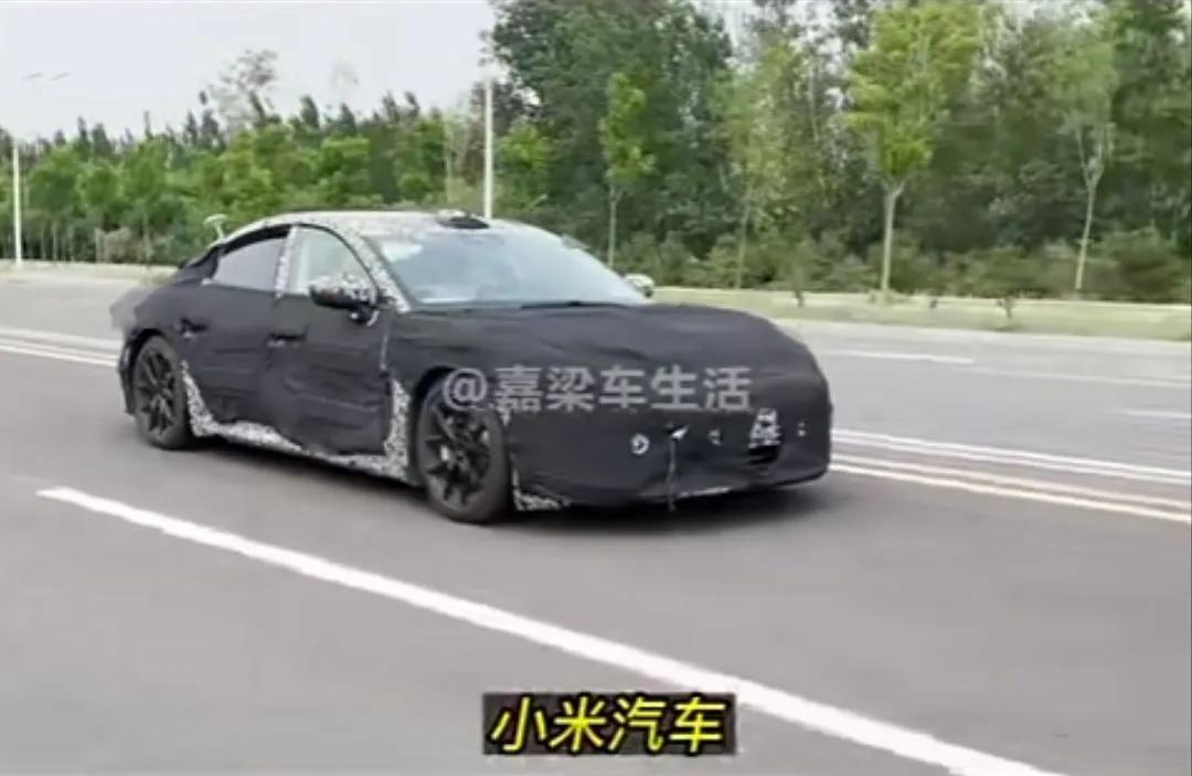 疑似小米汽车 MS11 封闭路段测试，目前造车也在稳步推进中了，米家智能家居做的