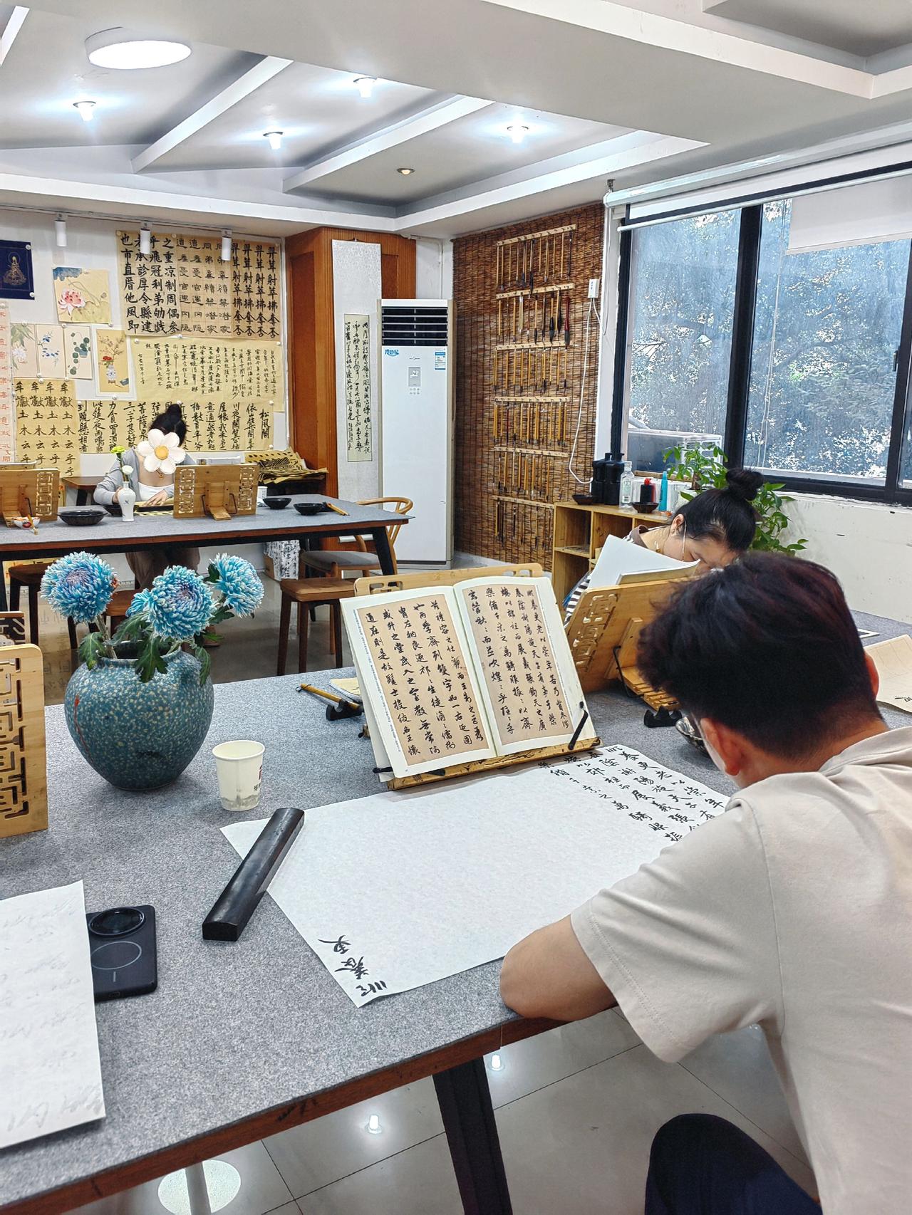 💚夏日最佳消遣：冷气徐徐，笔墨在手，安安静静与书画相伴～
成人书画书法 国画艺