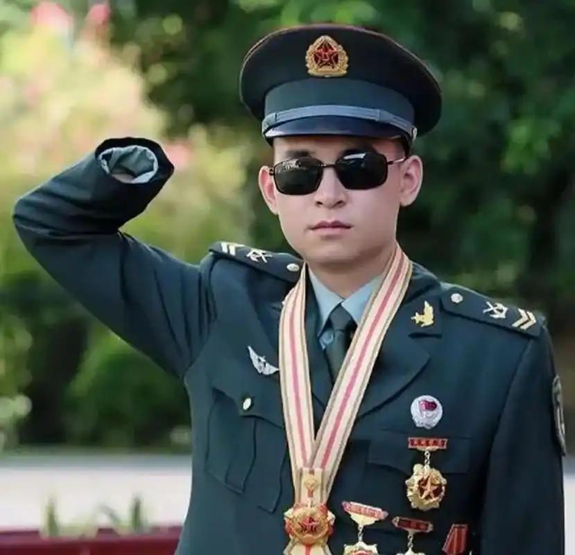 杜富国现在一个月领多少津贴，国家给了什么待遇？不夸张的说，多高待遇都是不够！
