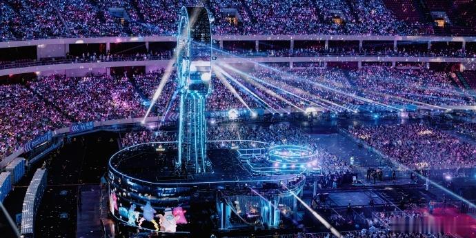 王源体育场巡演来了一个年轻人王源华语场巡来了一个年轻人王源体育场巡演来了个年轻人