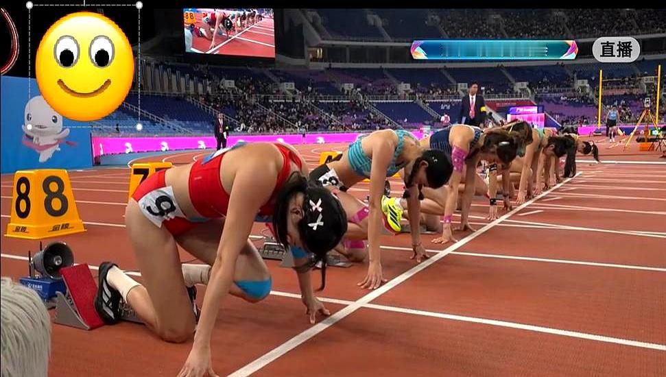 在第十五届全运会（15运）女子100米栏决赛中，赛前夺冠热门吴艳妮和林雨薇一度领