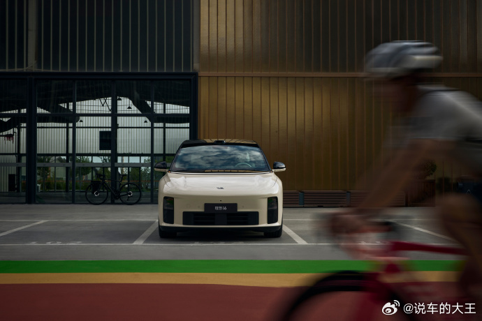 理想i6正式售价24.98万，和理想i8一样，只有一个配置理想i6跑山成绩 只有