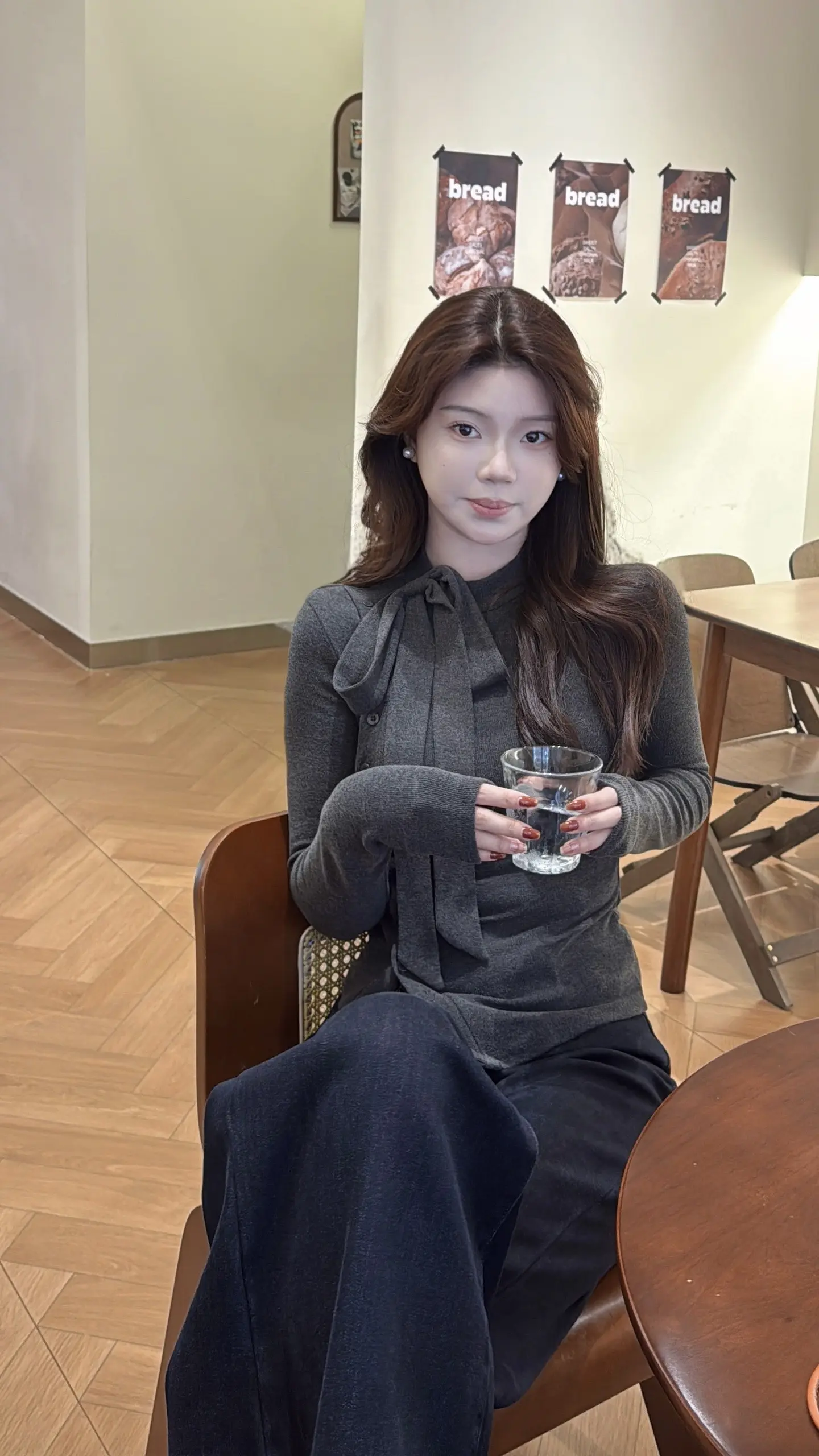 这个世界什么都是假的 只有自己吃饱饭才是真的