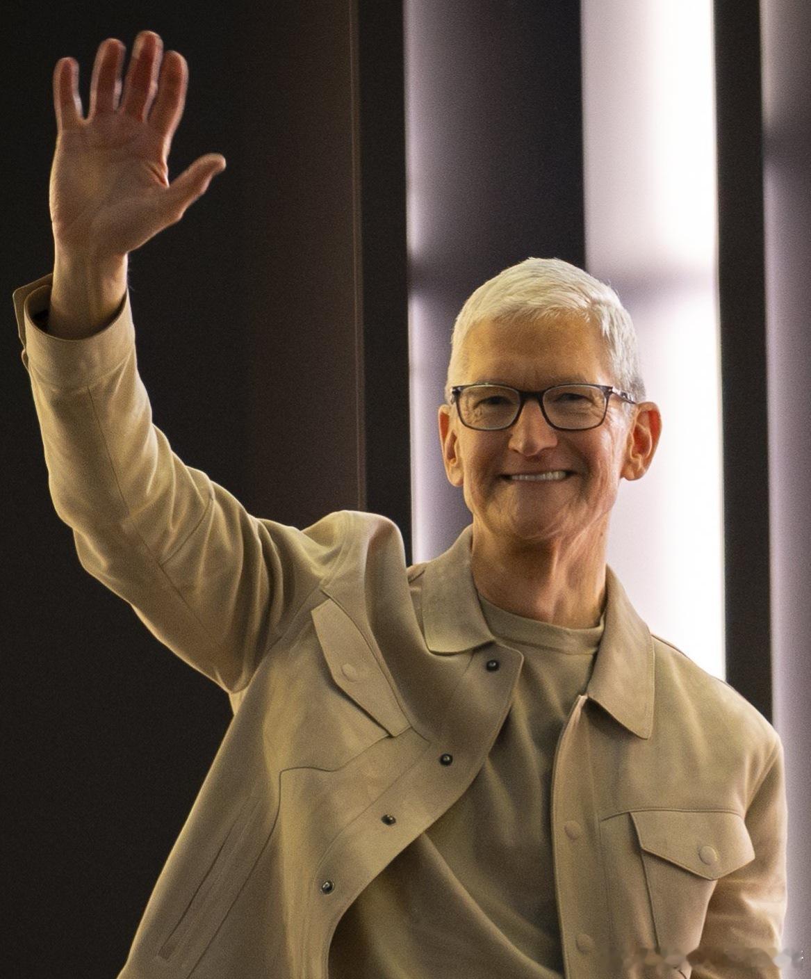 如何评价库克执掌苹果的15年  时间过得好快，不知不觉库克已经执掌苹果15年了，