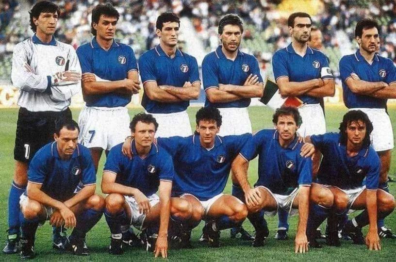 1990年意大利世界杯，东道主意大利的首发阵容，可谓是星光熠熠，也是很多中国球迷