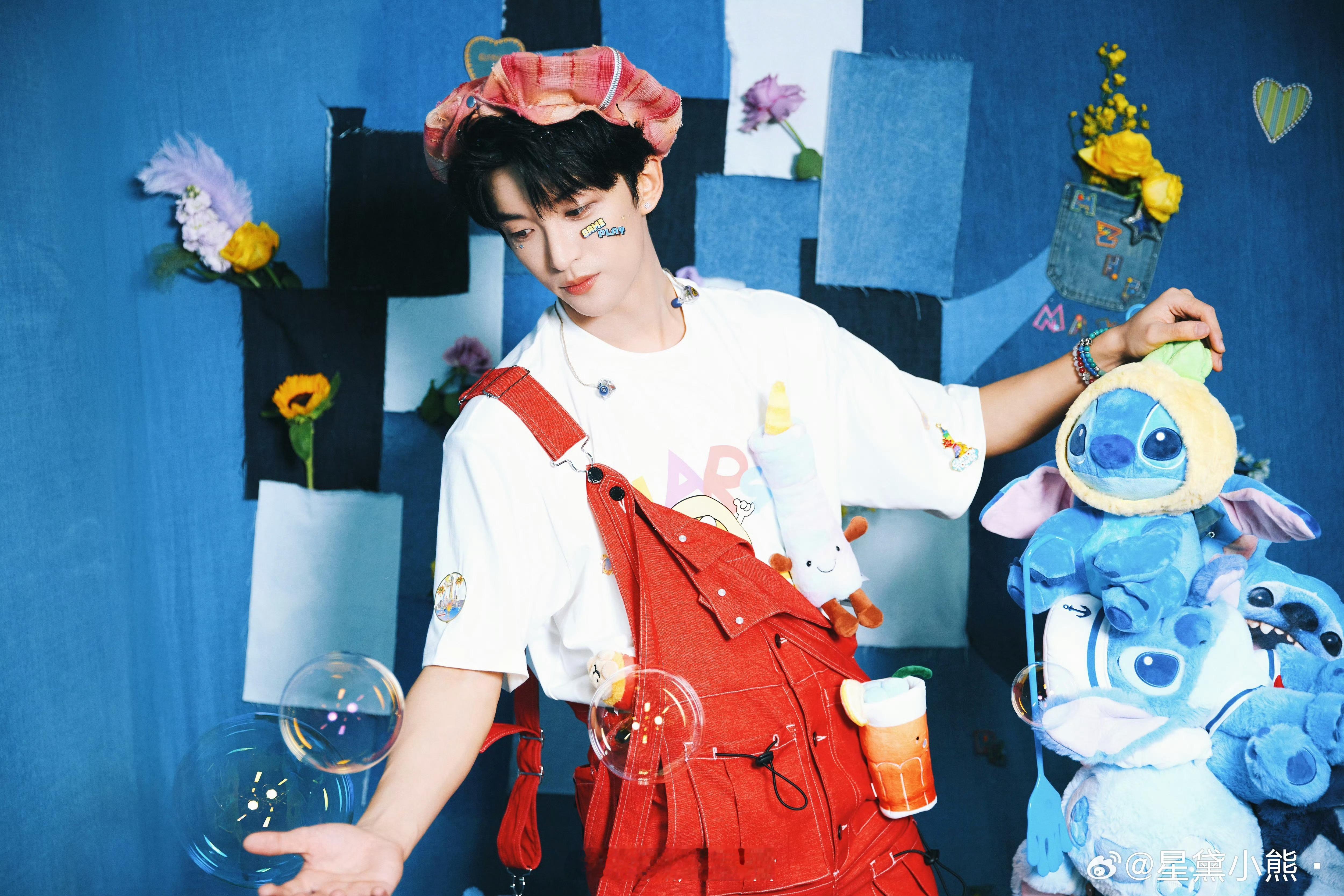 黄子弘凡鸟巢演唱会定档恭喜黄子弘凡要在鸟巢开演唱会啦，在更盛大的舞台和粉丝再次重