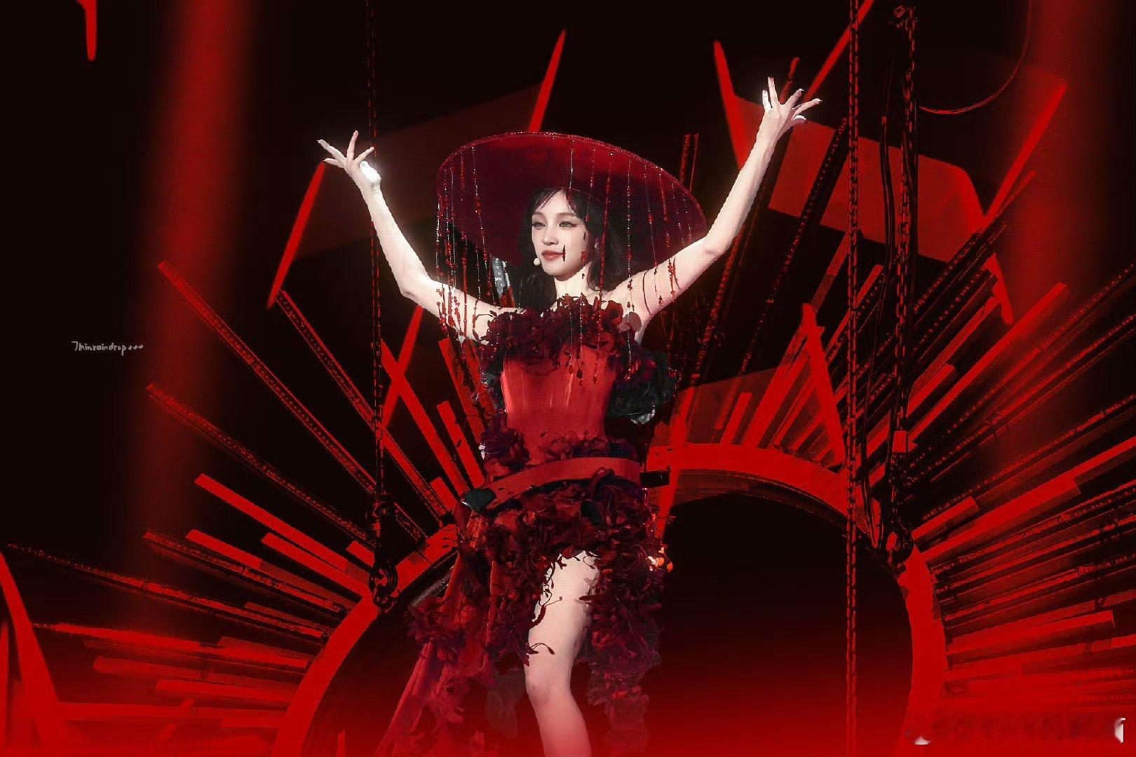 宋雨琦自己摘裙脱帽改装太令人膜拜了宋雨琦！！！ 