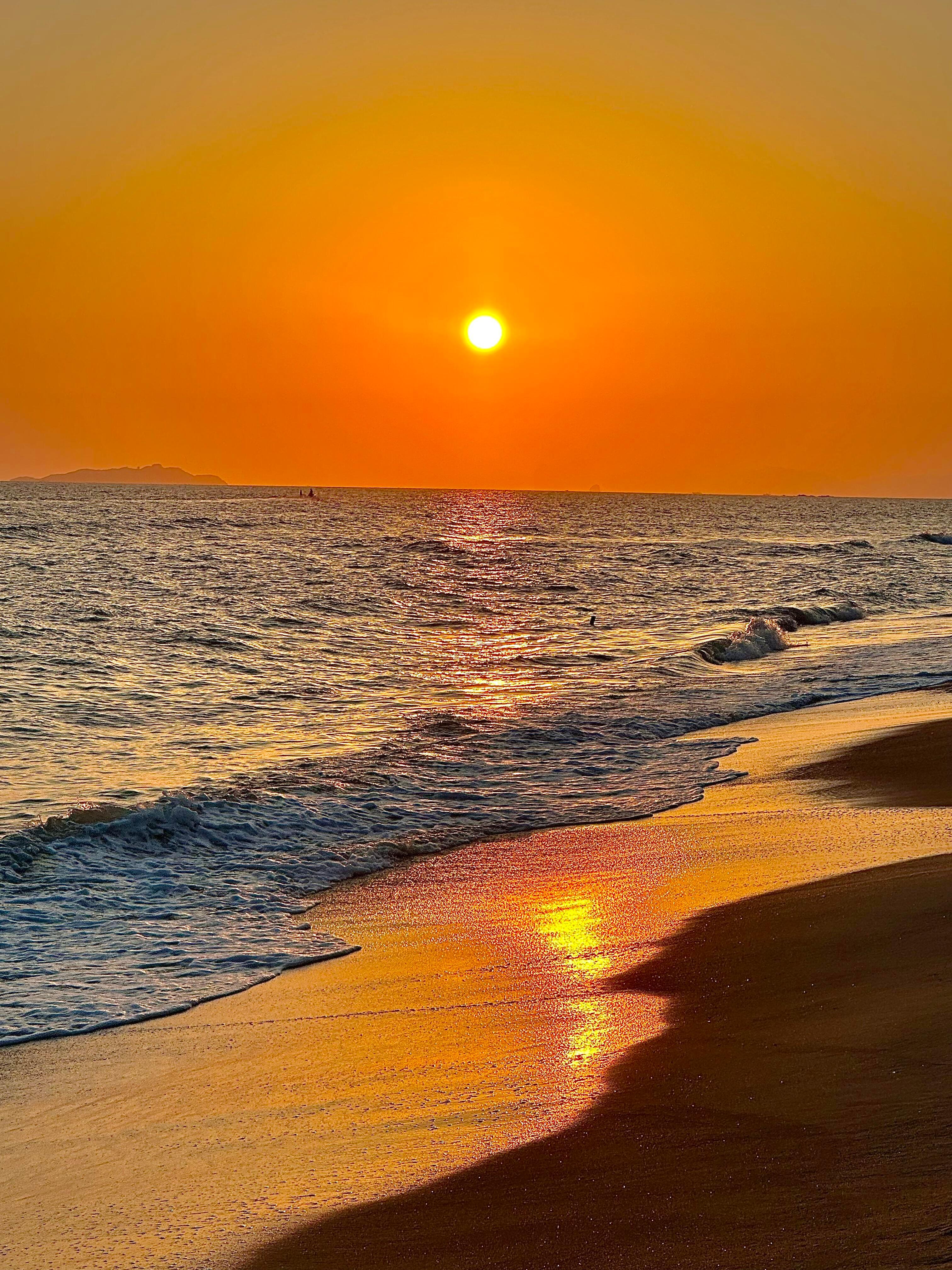 海边追到绝美的日落！！晚霞！！ 
