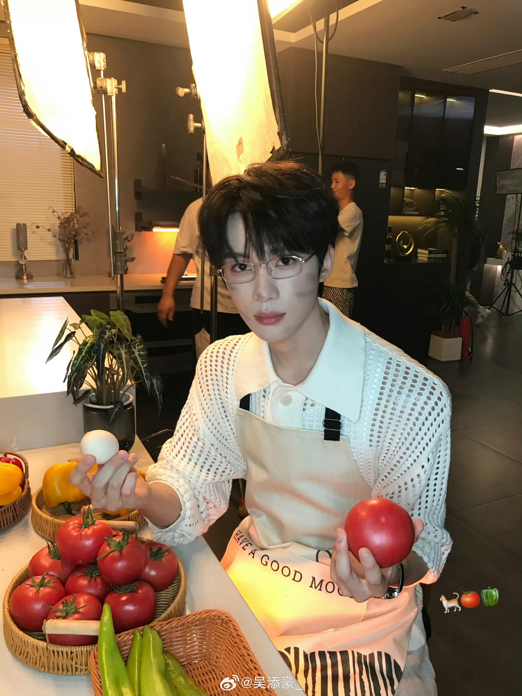 前几天刚送完短人们去百花奖，🍎金秋活动要来了，要我说🍎真的好会搞线下，福利是