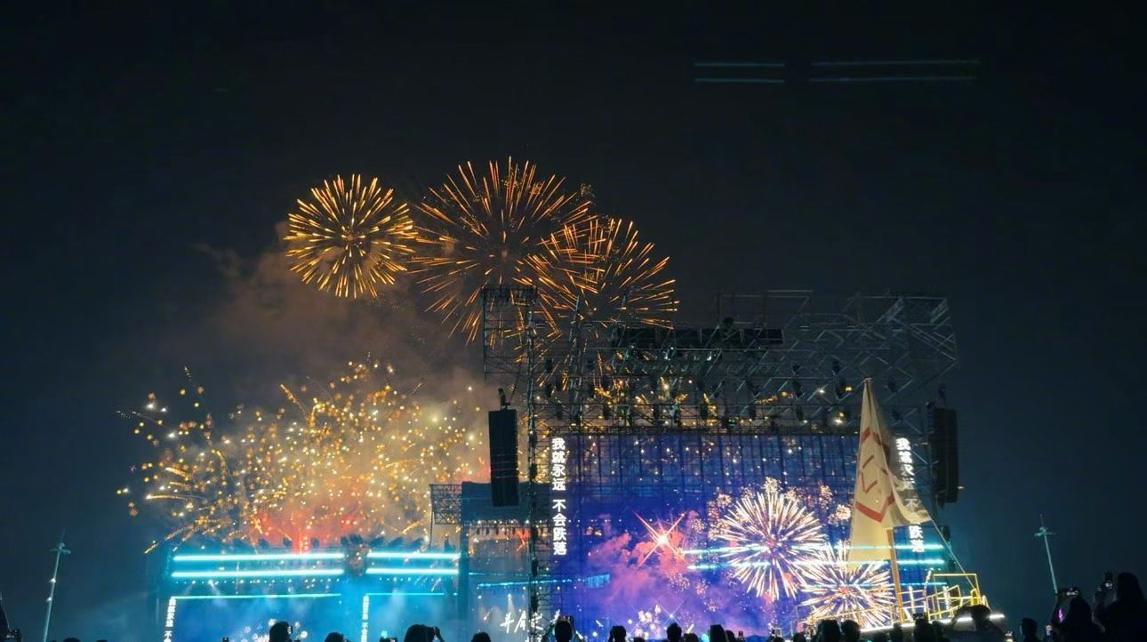 - 🎇 「Momentⁿ」🎆 -日常碎片plog颜人中