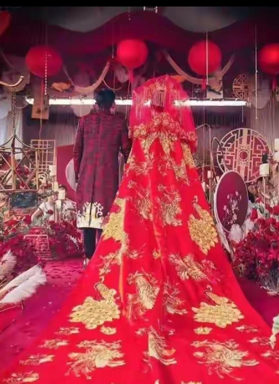 结婚才7天，中秋一顿饭，婚就散了。
同事红着眼说，第一个中秋想回娘家，住一晚，买