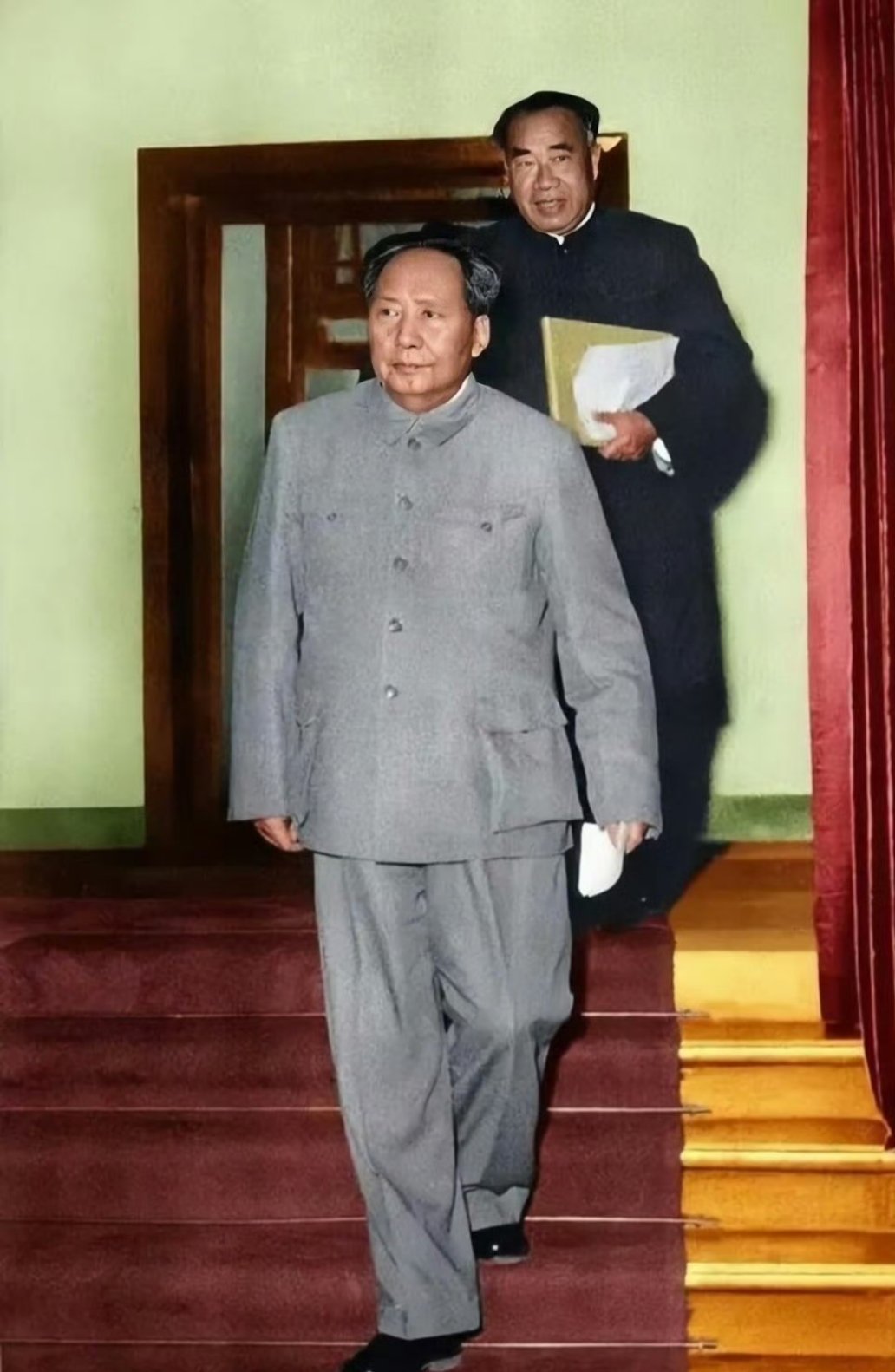 威武我教员！第一次见这张照片，致敬毛爷爷！ 