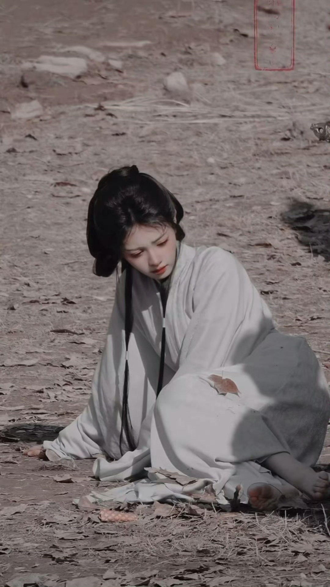 楚楚可怜我见犹怜的垂耳兔🥺田曦薇嫁金钗光脚路透