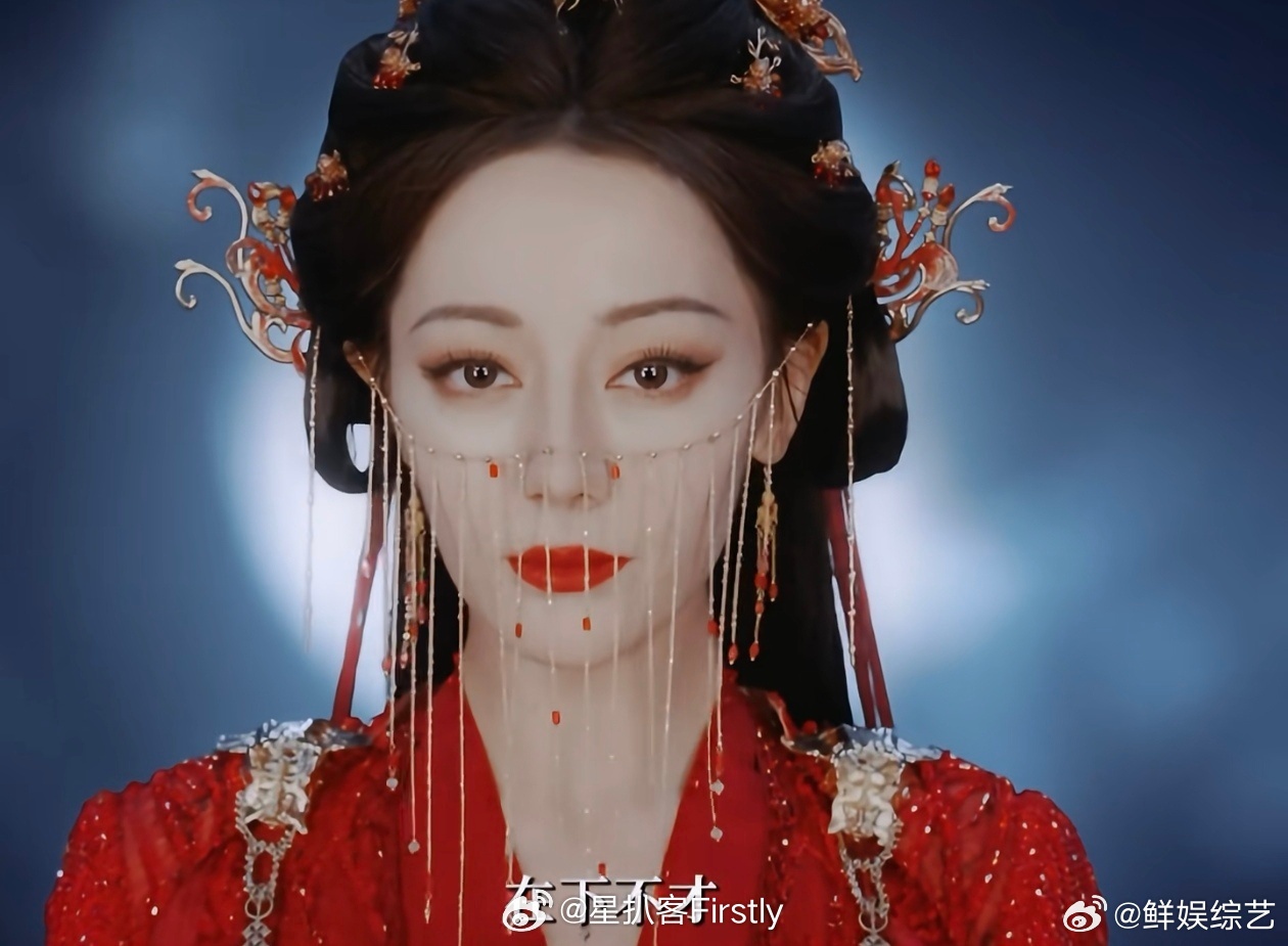 迪丽热巴内娱女鬼一古偶圈迎来真·鬼魅大佬！《白日提灯》定档，恭迎我们女鬼一思慕！