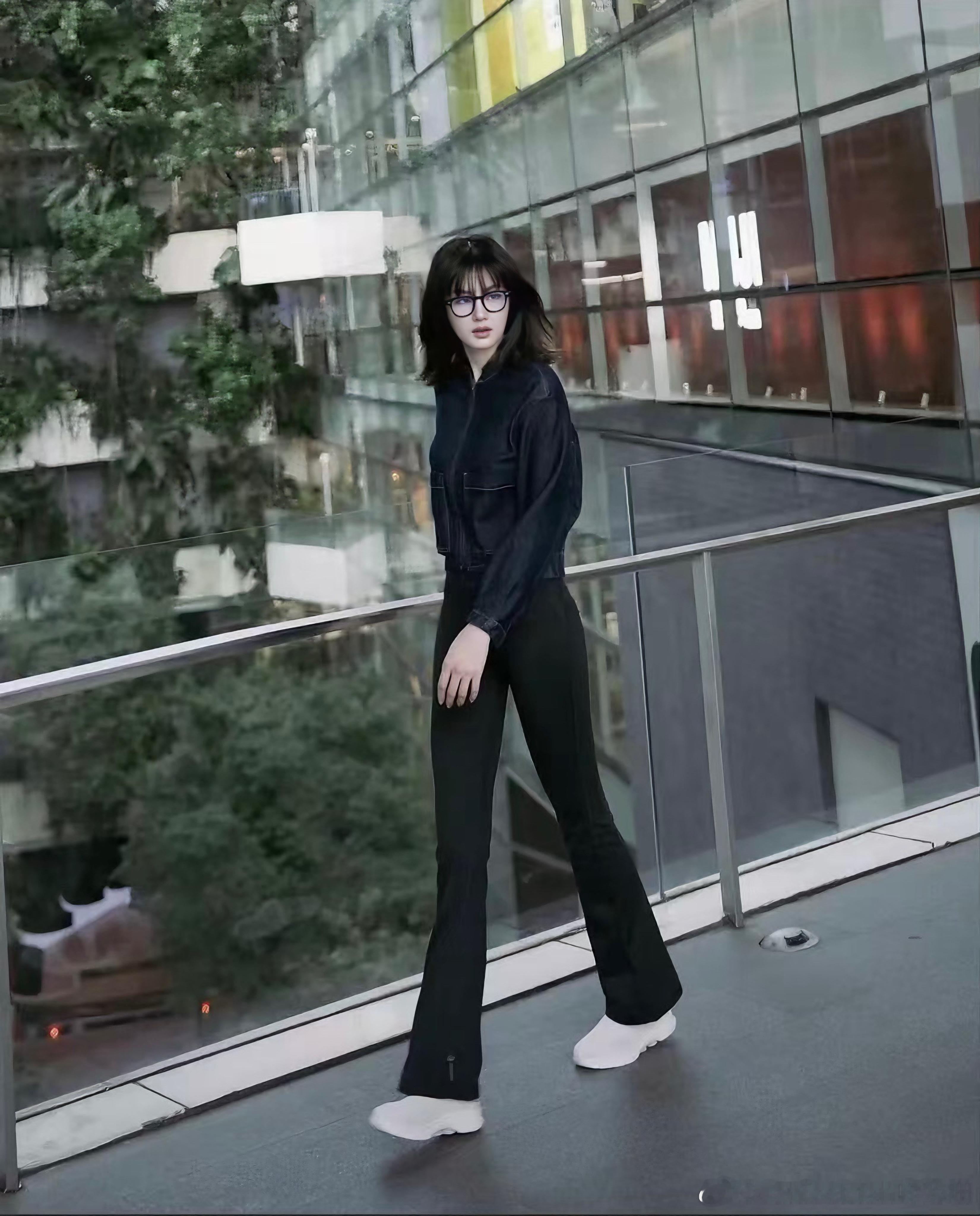 gracebudsarin  Grace    md我宝儿这脸蛋！！这身材这比例