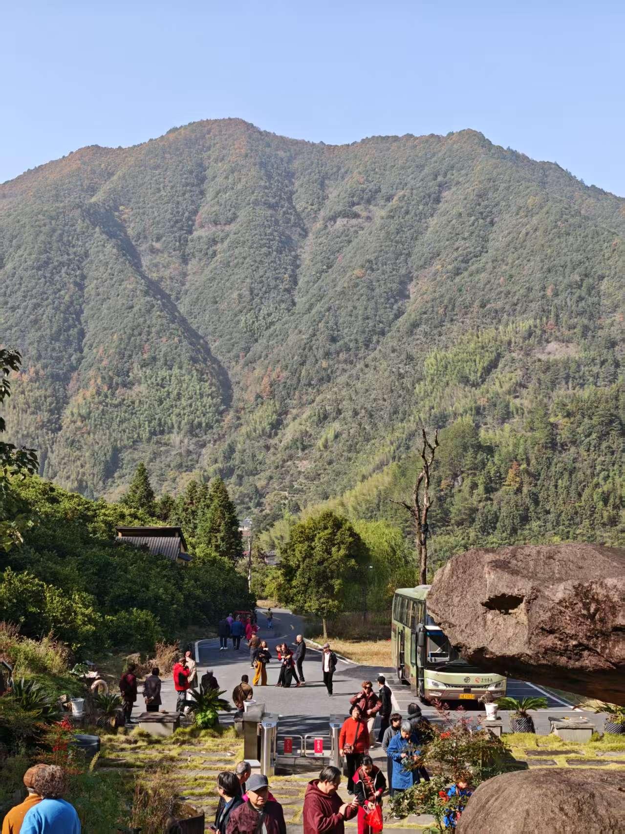 分享一张你在山里的照片