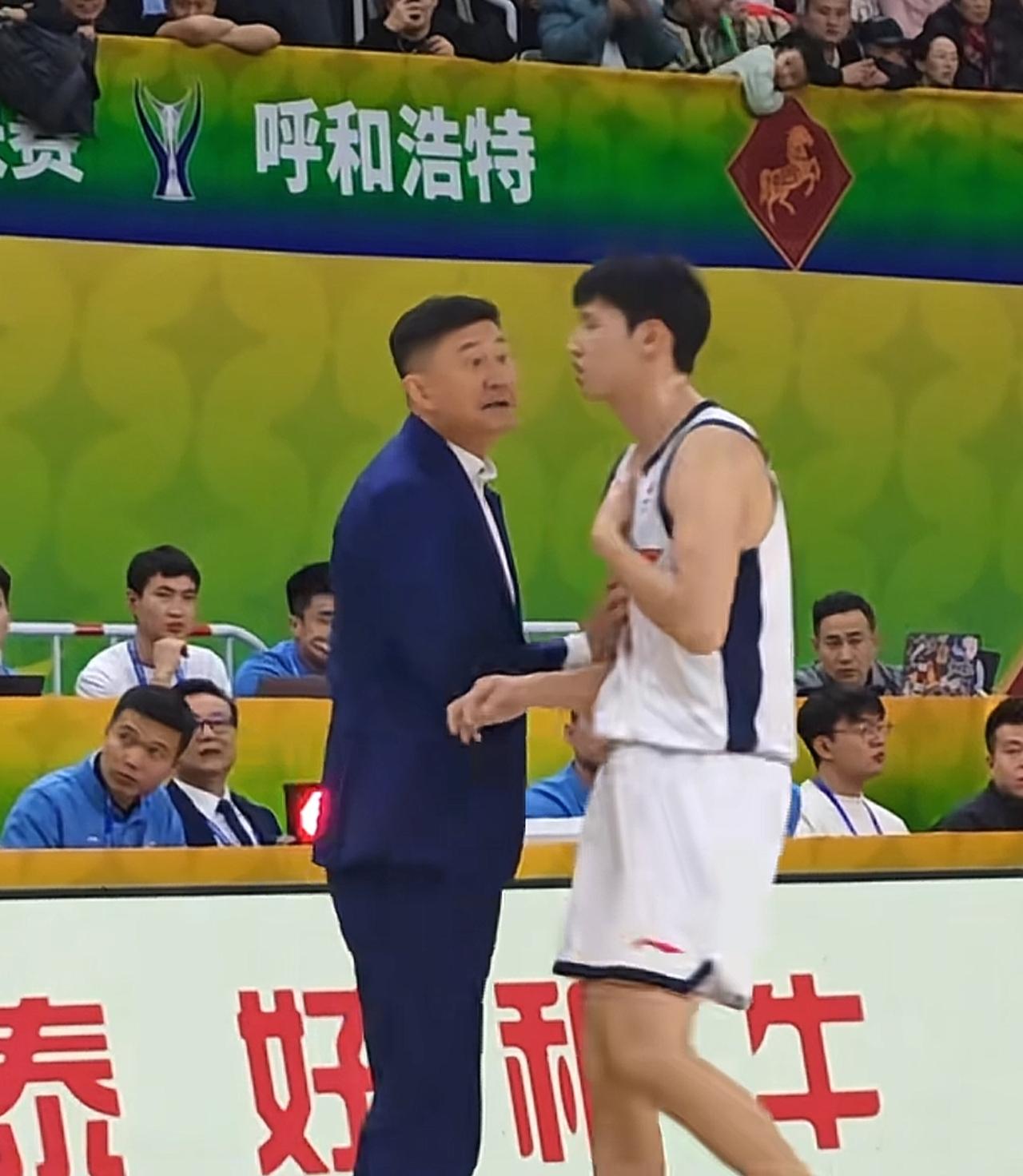 一个篮球俱乐部，每次都是国青大户，可十几年却只打出两个国家队边缘球员，问题到底出