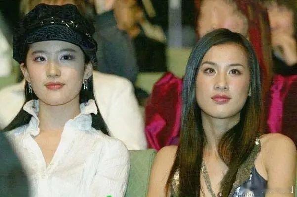 突然觉得刘亦菲和黄圣依真的好像 ​​​