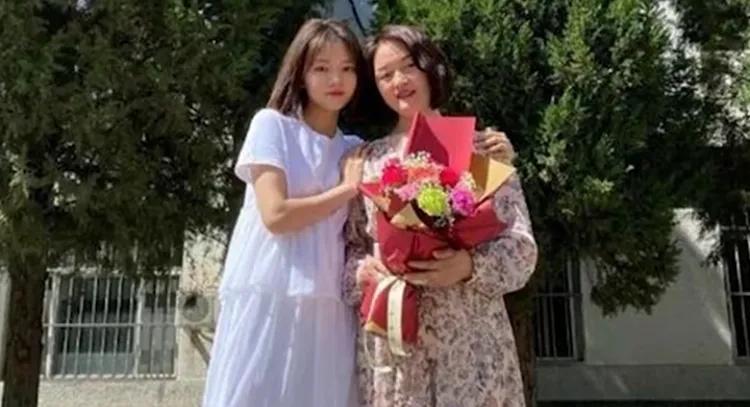 妈妈这是为了他们共同的孩子，爸爸更应该体谅，说明爸爸有问题了[赞][赞]傻孩子，