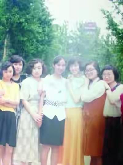 找一找，哪个是华春莹