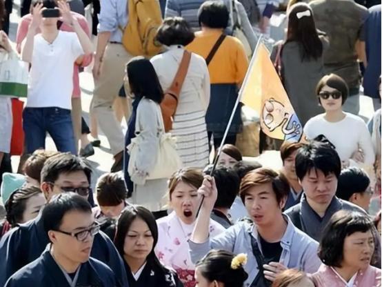 “开战即封门”绝不是吓唬人！一旦中日开战，在日本那几十万中国人，很可能再也回不了