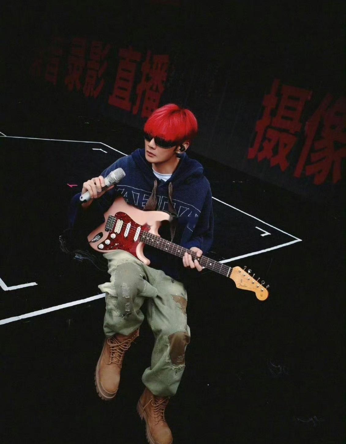 李荣浩40岁状态  原来最好的40岁，是沉淀后的通透与鲜活并存！李荣浩的不惑之年