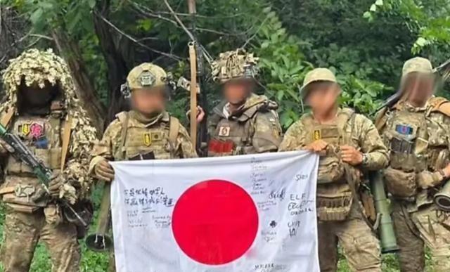 日本人雇佣兵现身乌克兰战场，俄日会就此爆发战争吗？
 
万万没想到，乌克兰战场上
