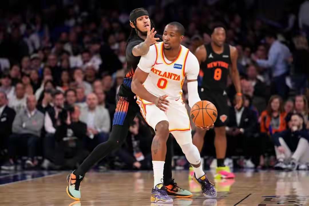 老鹰主场109：108险胜尼克斯大比分2：1领先，新援库明加21分4篮板贡献制胜