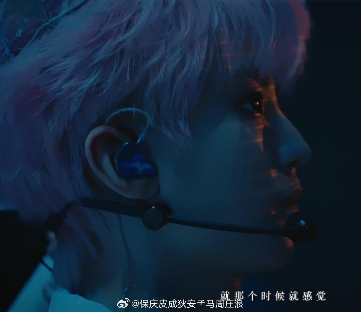 好大好大的眼睛 ​​​