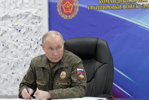 【普京向特朗普抱怨他的宫殿遭到了根本不存在的袭击。】 特朗普和普京在24小时内第