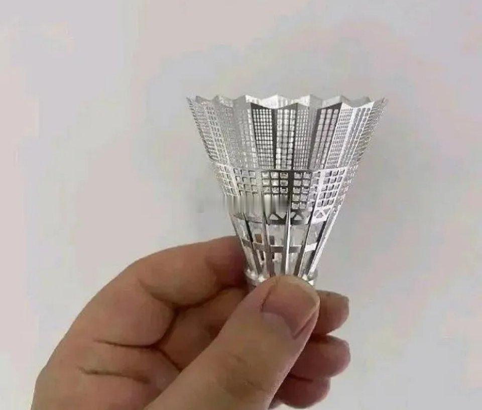 自从买了这个羽毛球拍，以后再也不用换新了。 ​​​