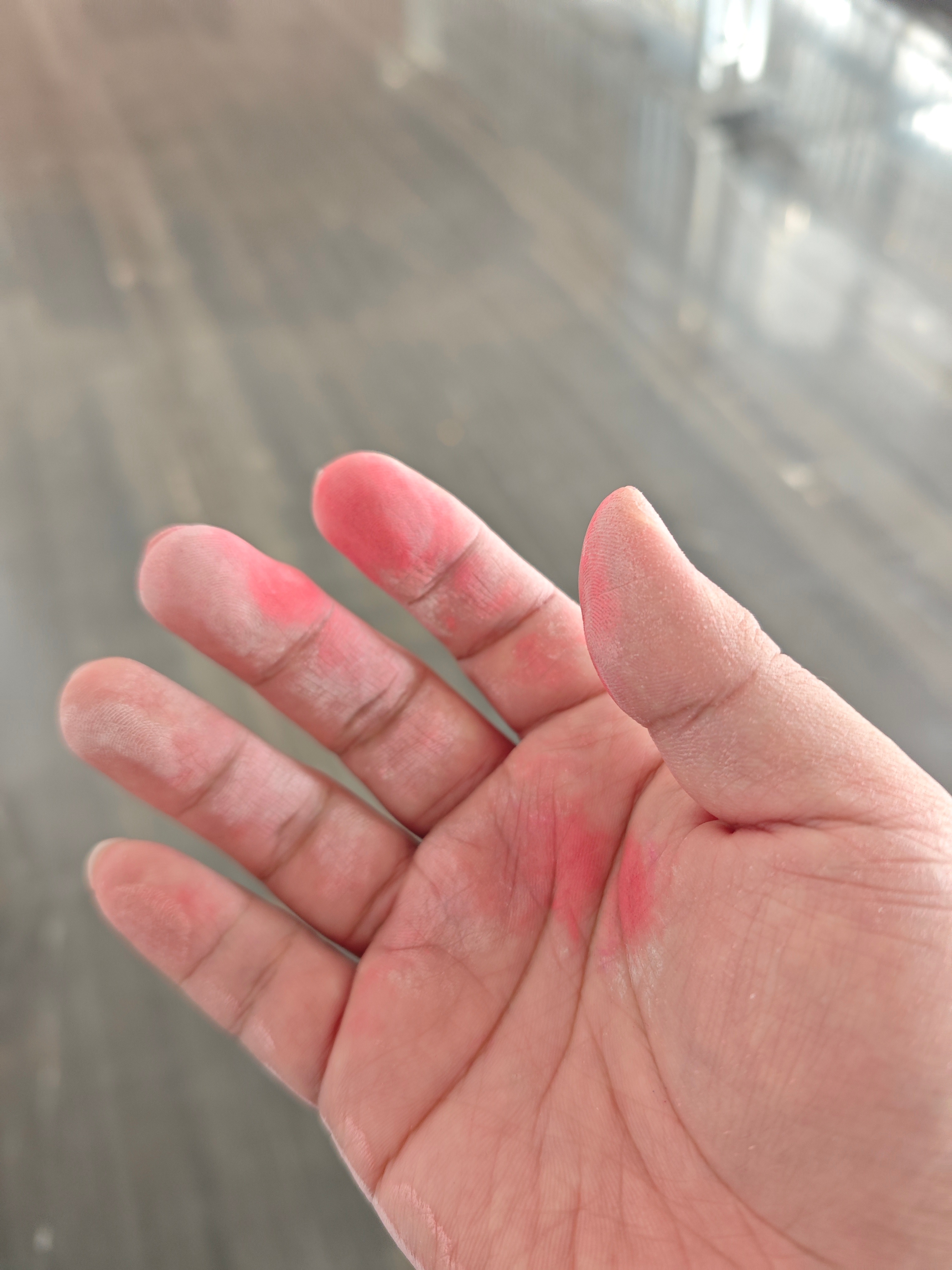 校园v计划带你涨知识日常 今天刷手机感觉很卡，我还以为是手机不行了，结果发现是因