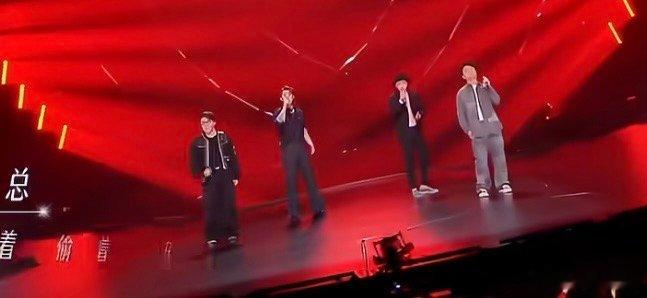 天赐的声音来了5个窝囊废歌手窝囊废舞台这下一碗水端平了 成年人自嘲向的歌曲内核，