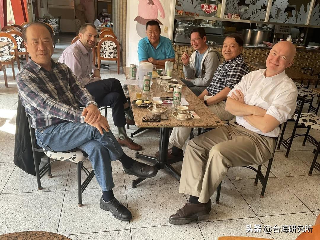 美国人造谣？台湾说没这事

台湾海军退役舰长张竞发文说
美国大西洋月刊的报道错误