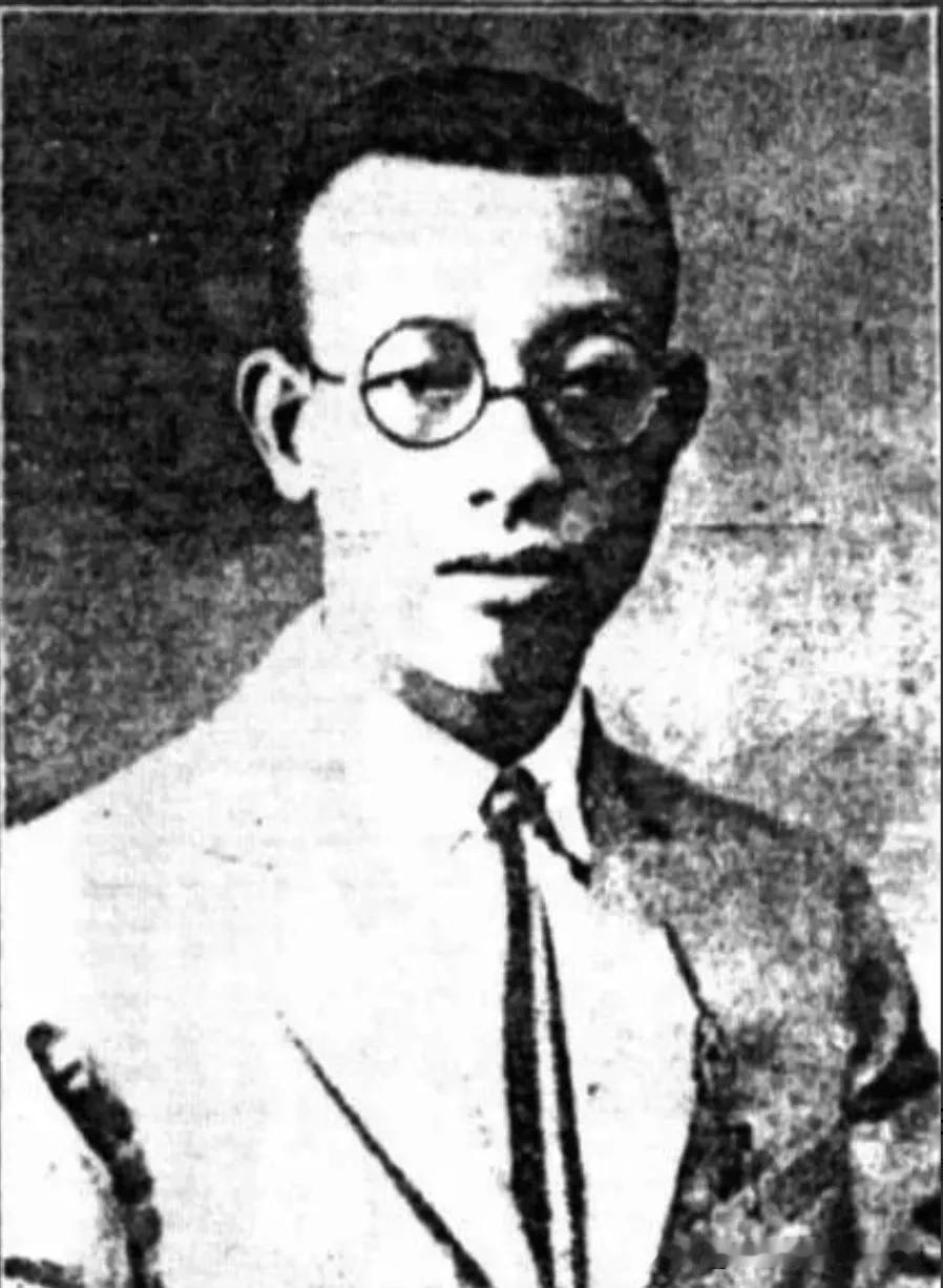1955年香港码头，扛麻袋的苦力藏着国军中将身份，血汗钱不肯养家，尽数汇往台湾，