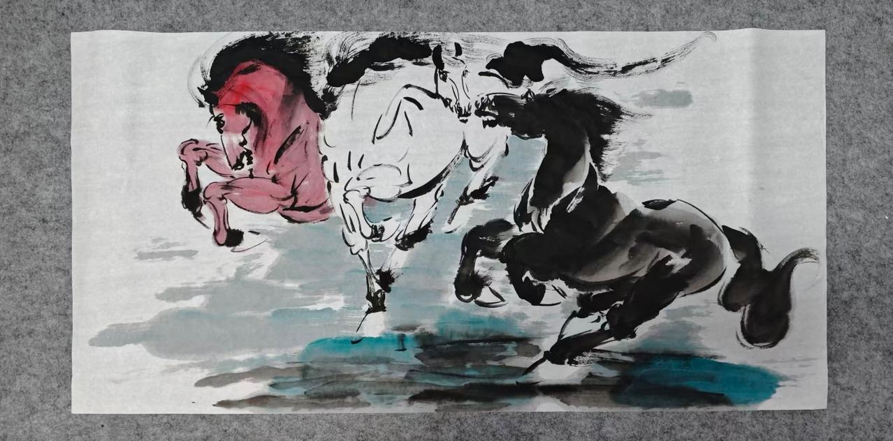 晒晒你喜欢的国画作品我喜欢骏马奔腾的国画作品，这三幅作品就踩在我的欣赏上，有群马
