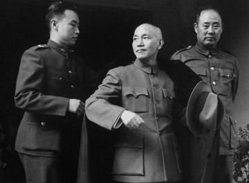 抗战时期，国共合作，看看蒋介石对我军一些将领授衔，都授了些什么军衔？这些军衔和建