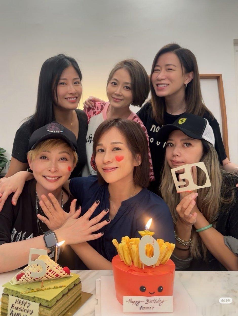 七魔女佘诗曼、汤盈盈、姚乐怡、钟丽淇、周家蔚为文颂娴庆祝50岁生日 