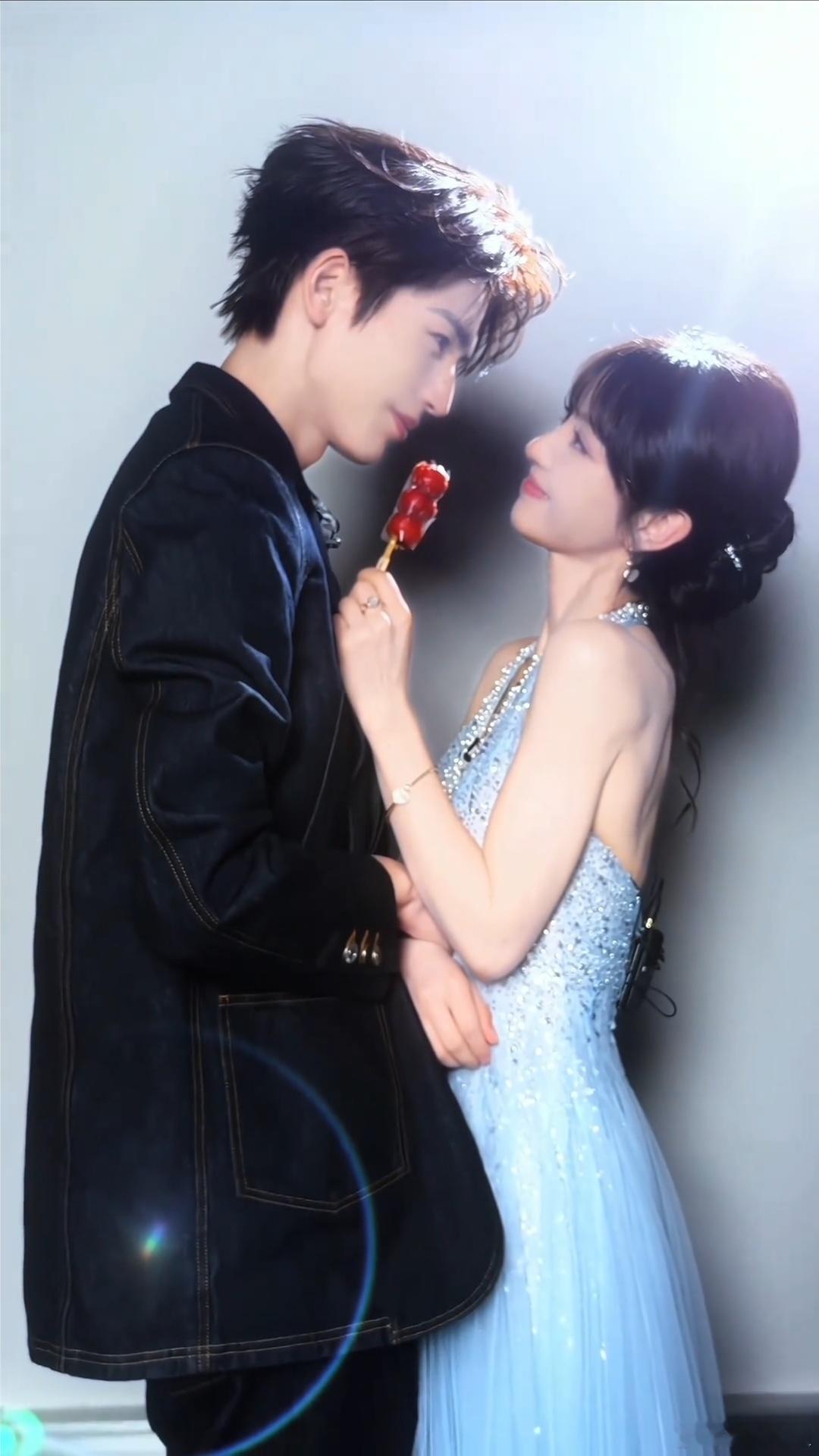 张凌赫田曦薇糖葫芦转场视频建议可以 