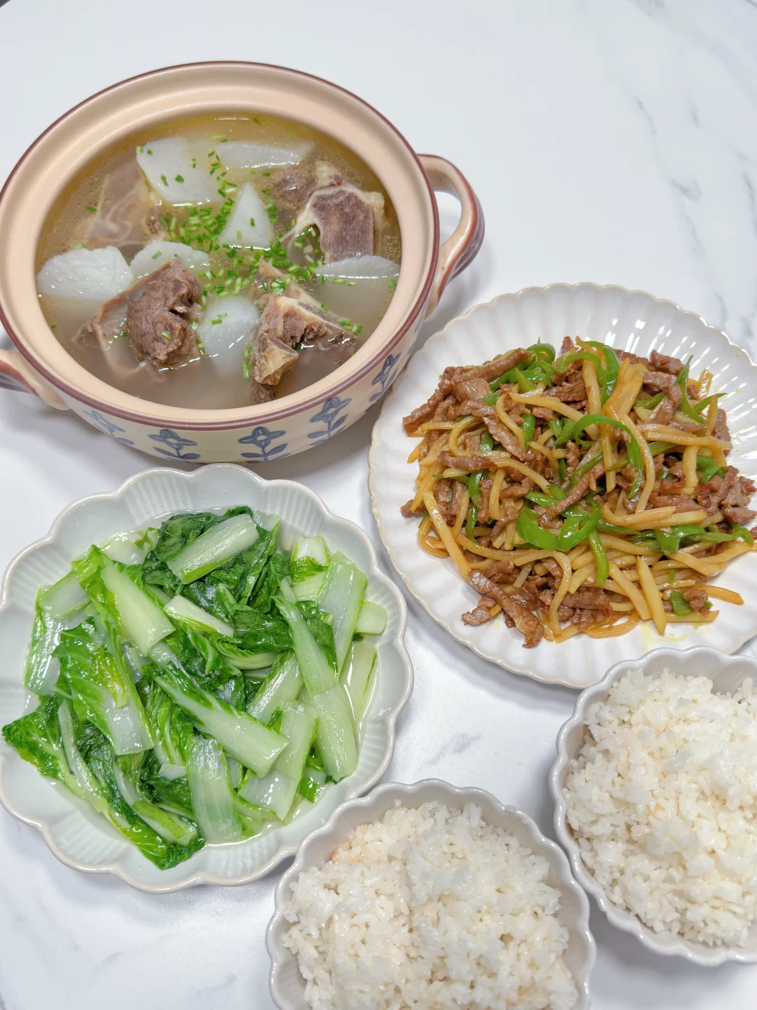✅晚餐分享｜土豆炒牛肉丝➕素炒杭白菜➕牛骨汤
