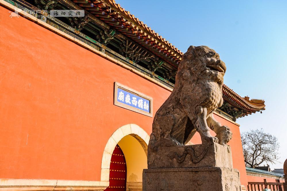 西安身边事冬天周边游去哪？走进“陕西小故宫”-西岳庙，这里红墙黛瓦，精致华美，适