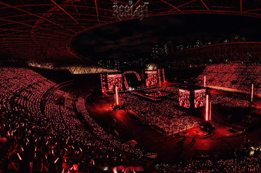 gai烧起来了本以为闷热只因观众多，原来是GAI的flow自带热浪，一曲朝天门唱