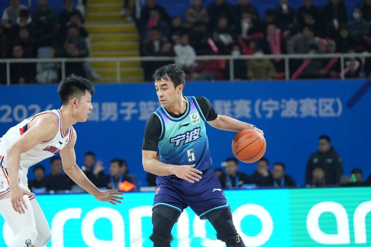 阿尔斯兰空砍23分+9助攻，宁波13连败！
自王俊杰频繁受伤后，阿尔斯兰从替补打