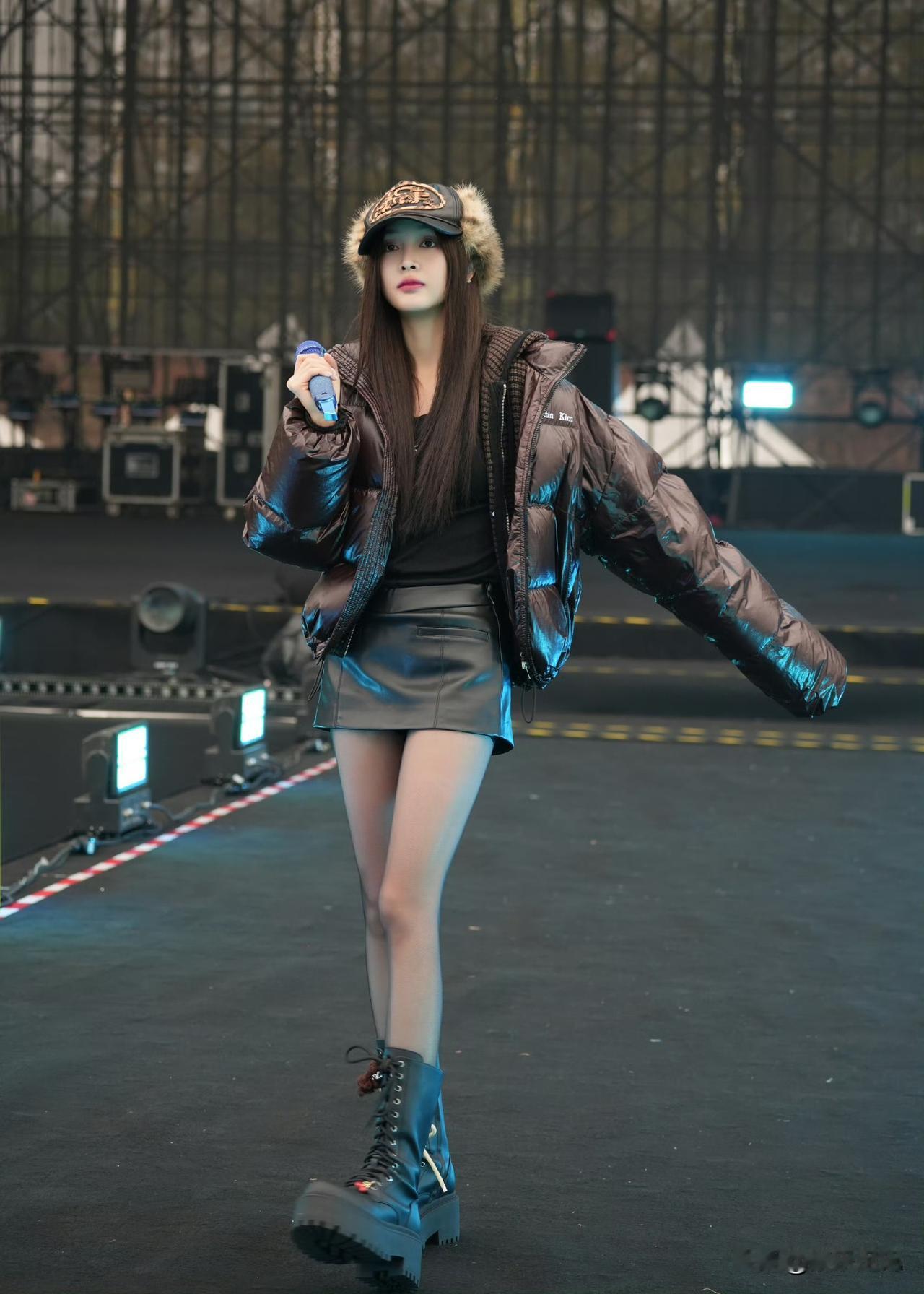 吴宣仪黑丝启动