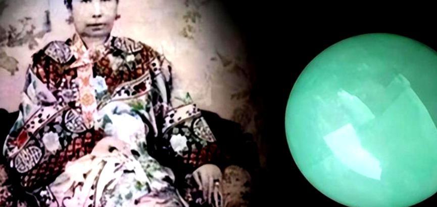 1928年，军阀孙殿英率兵炸开慈禧陵寝，将陪葬珍宝洗劫一空。最令人震惊的是慈禧口