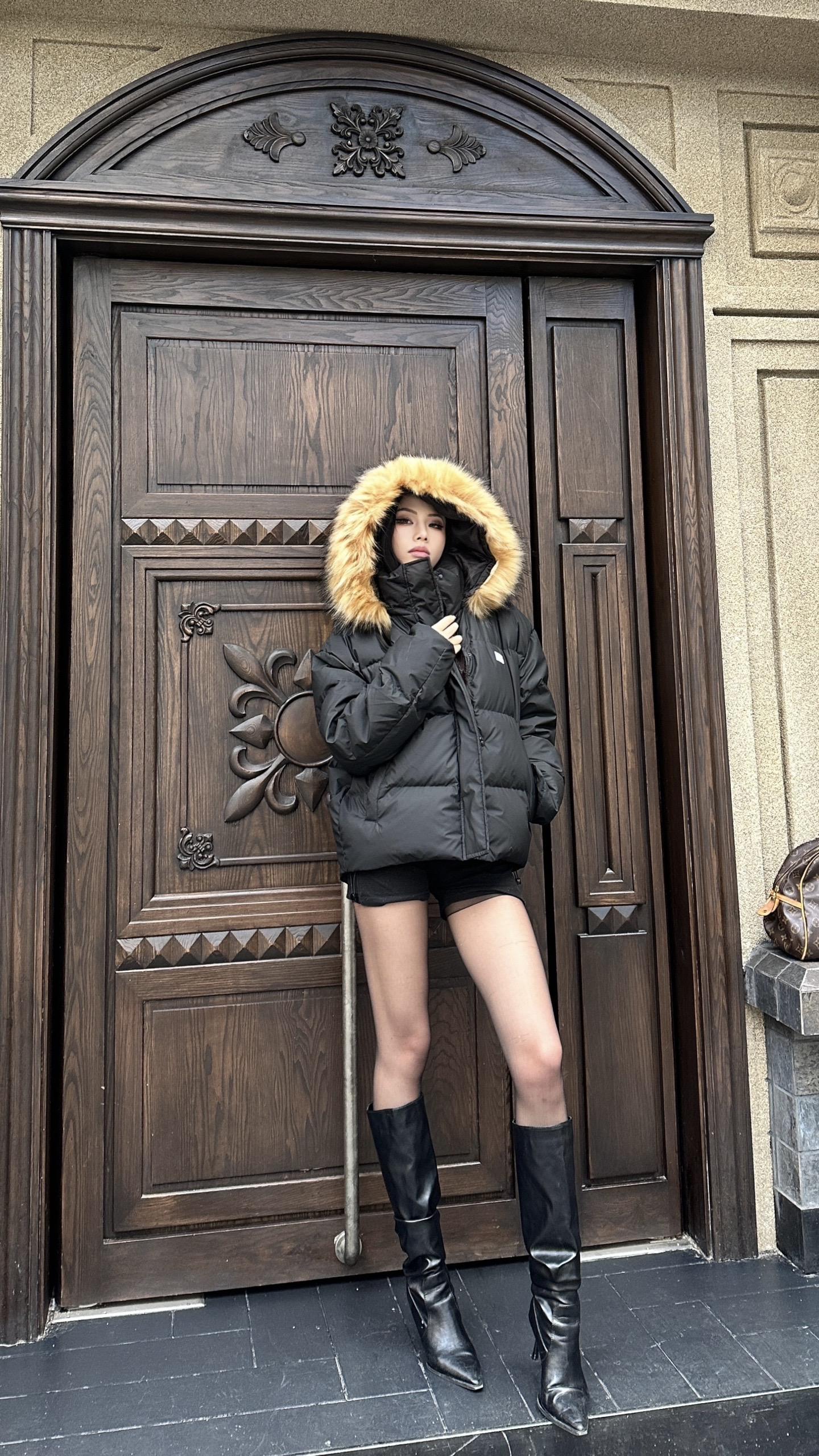 因为太多人对我蹬鼻子上脸 导致我的面部比较扁平和鼻基底凹陷泪沟凹陷 我是被害的