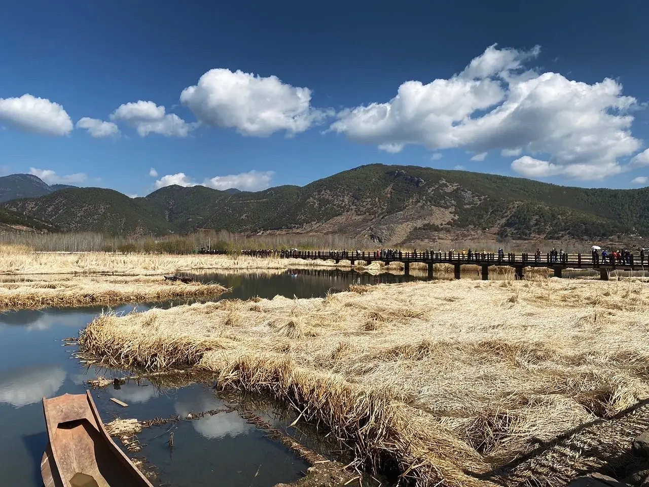 走婚桥，是摩梭族人奉行“男不娶，女不嫁”的浪漫步道 摩梭人